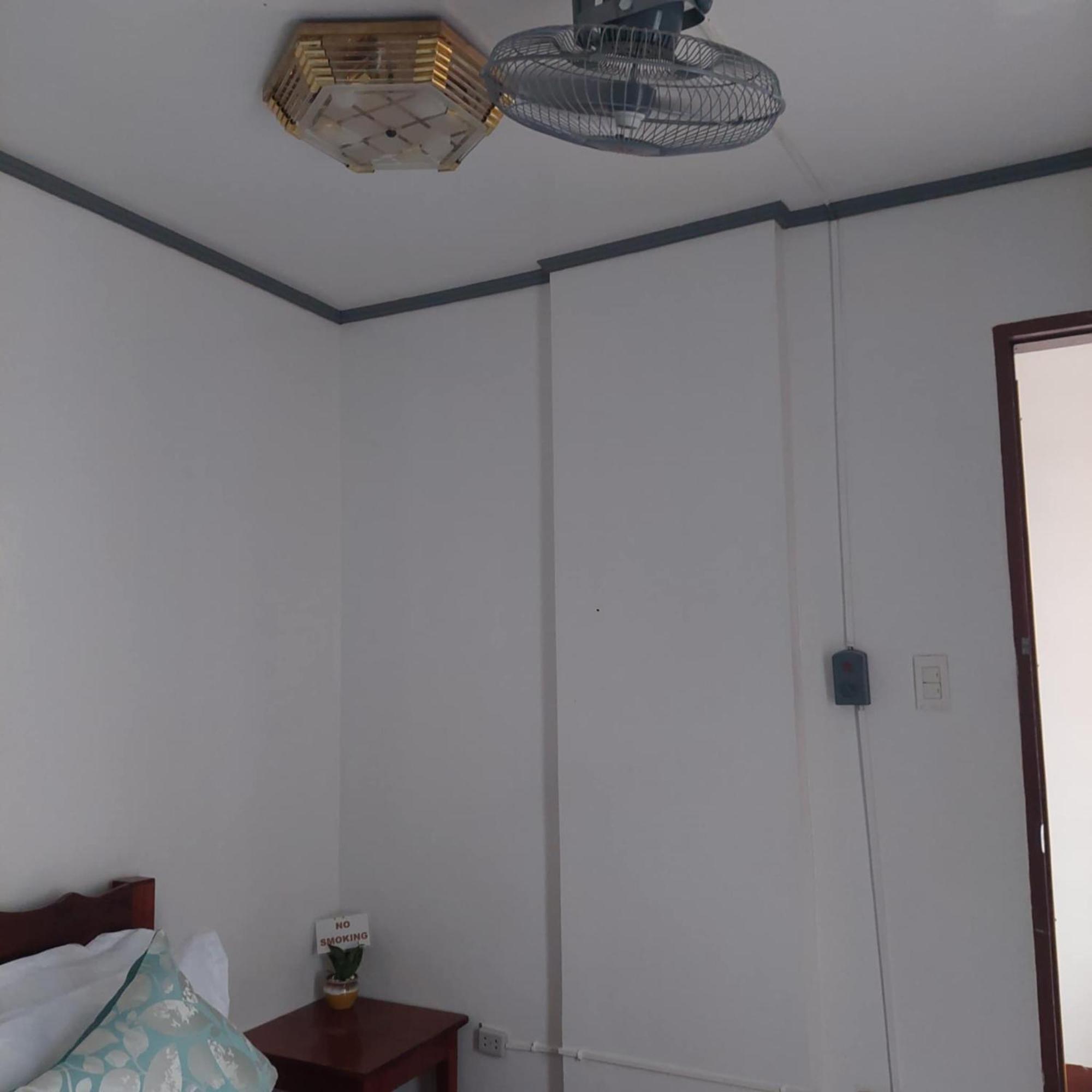 爱妮岛Casa Mariella 888住宿加早餐旅馆 外观 照片